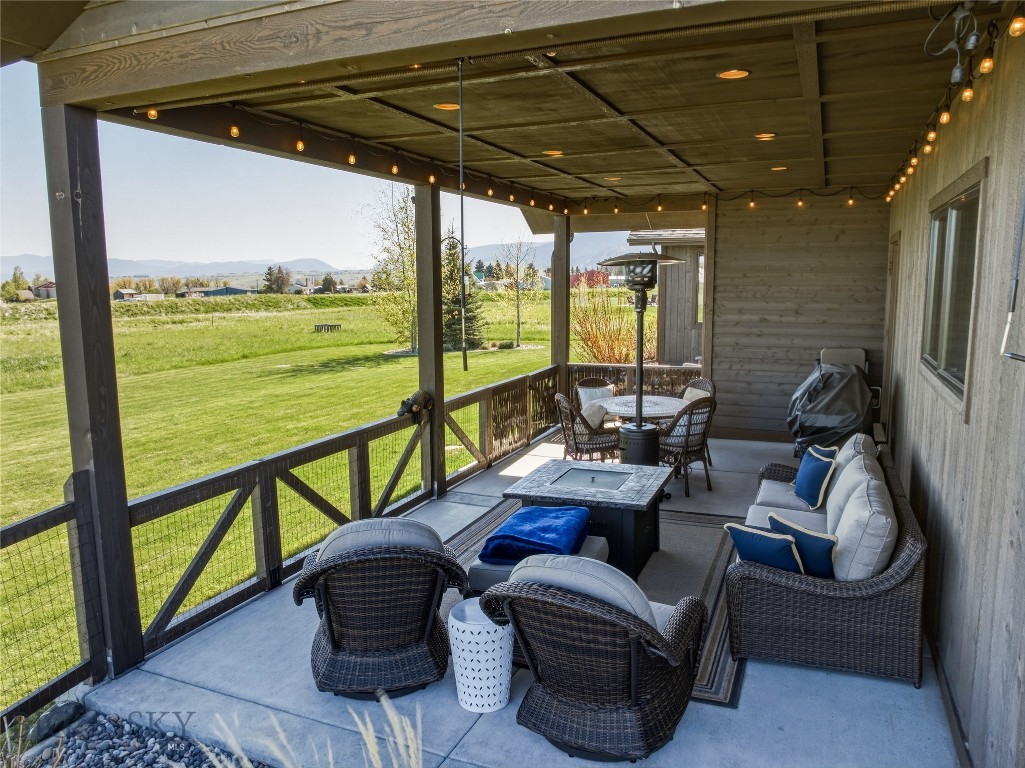 836 Hyalite View Drive