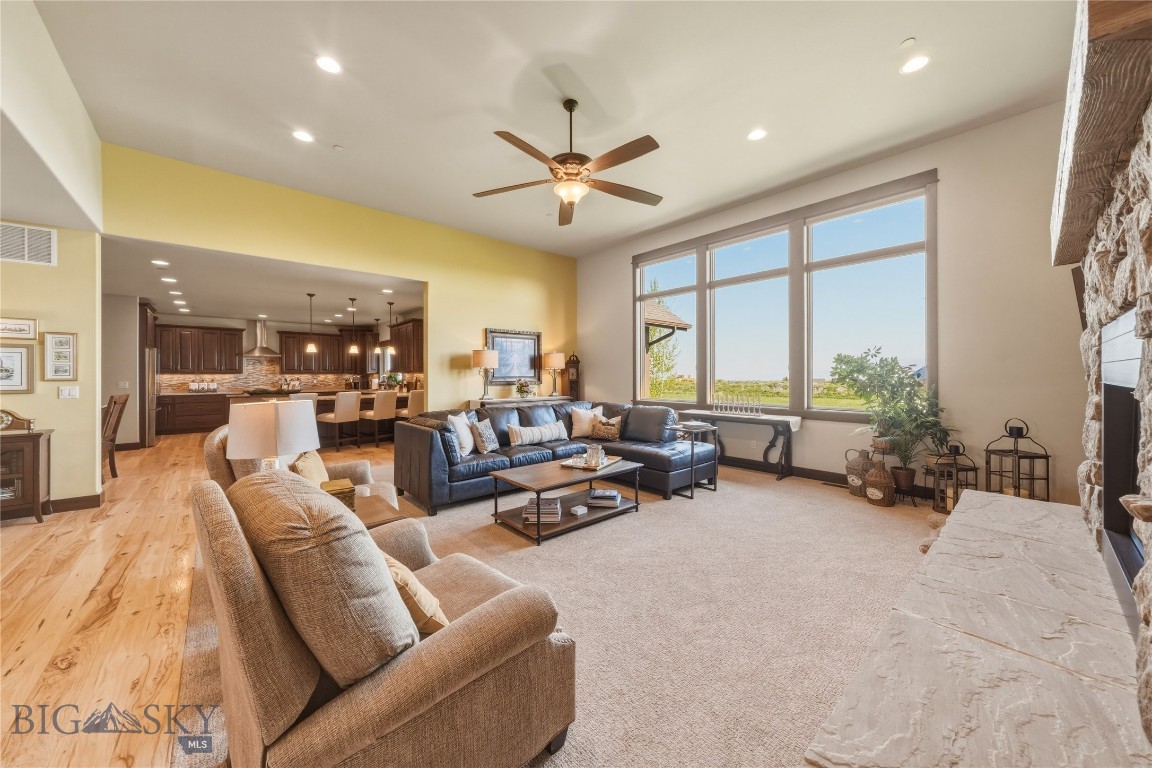 836 Hyalite View Drive
