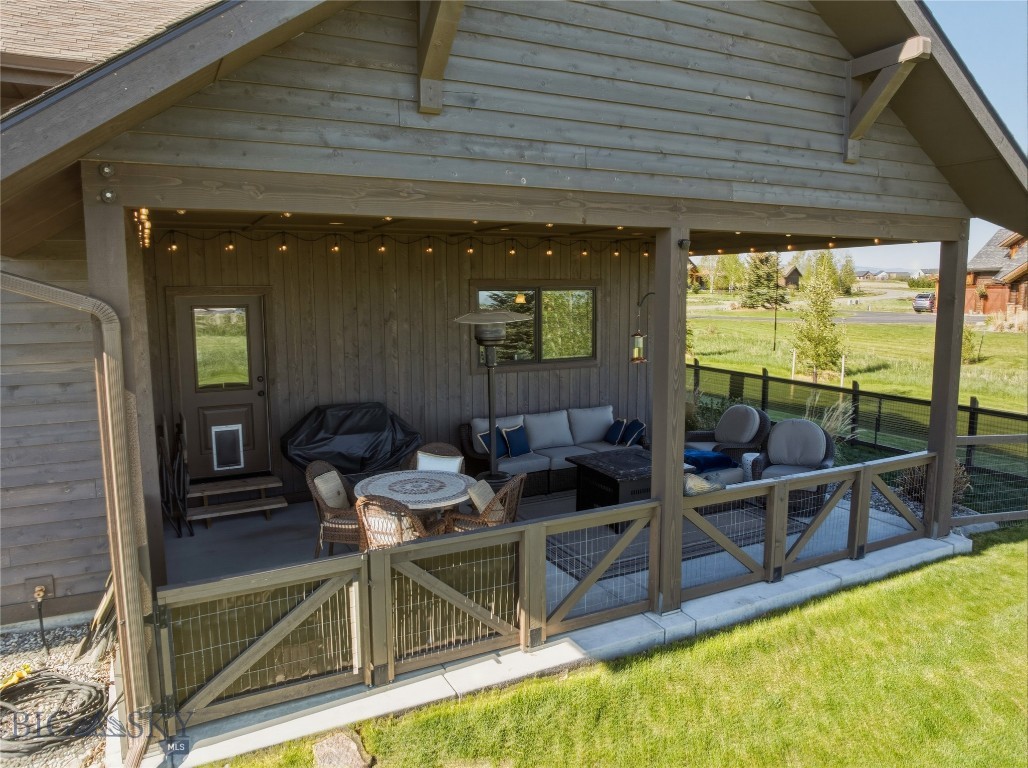 836 Hyalite View Drive