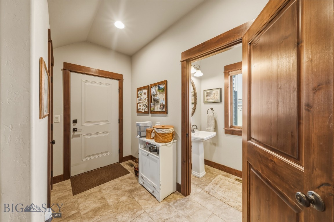 836 Hyalite View Drive
