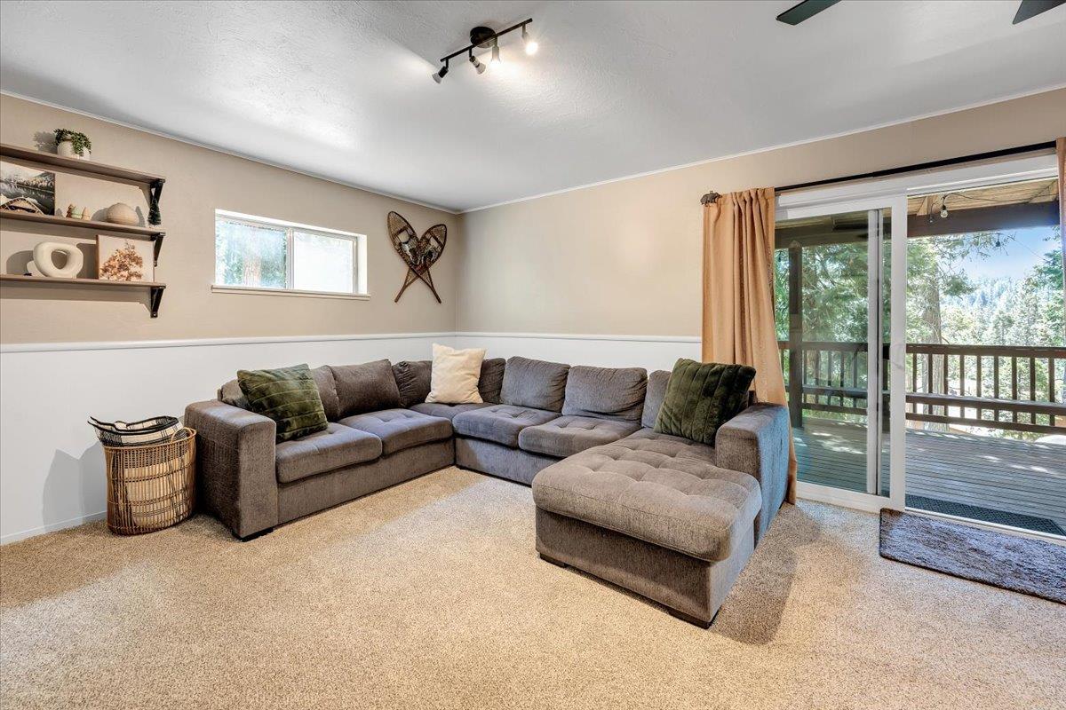 1633 Anna Lee Way