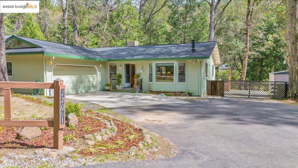 22081 Crystal Falls Dr