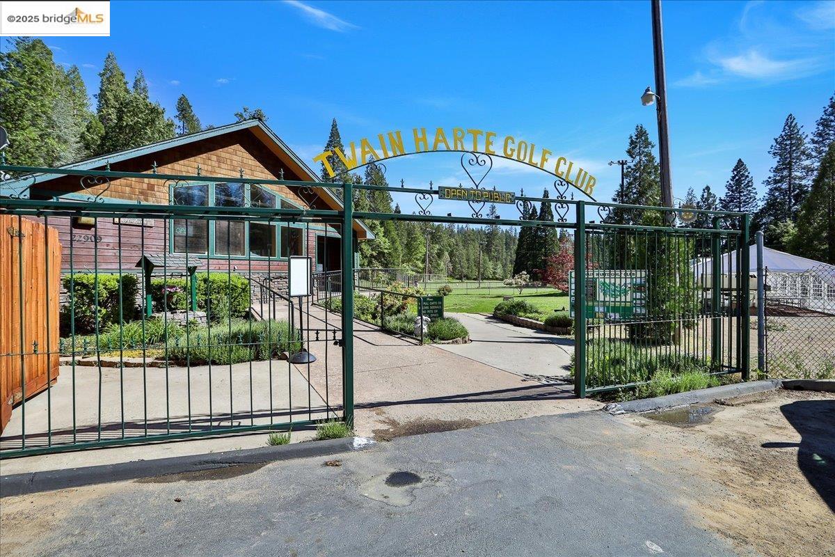 22479 Ponderosa Rd