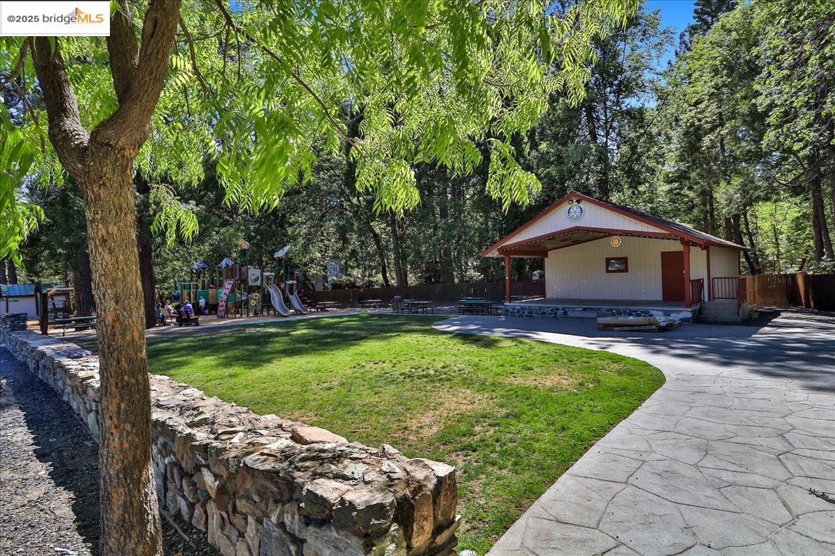 22479 Ponderosa Rd