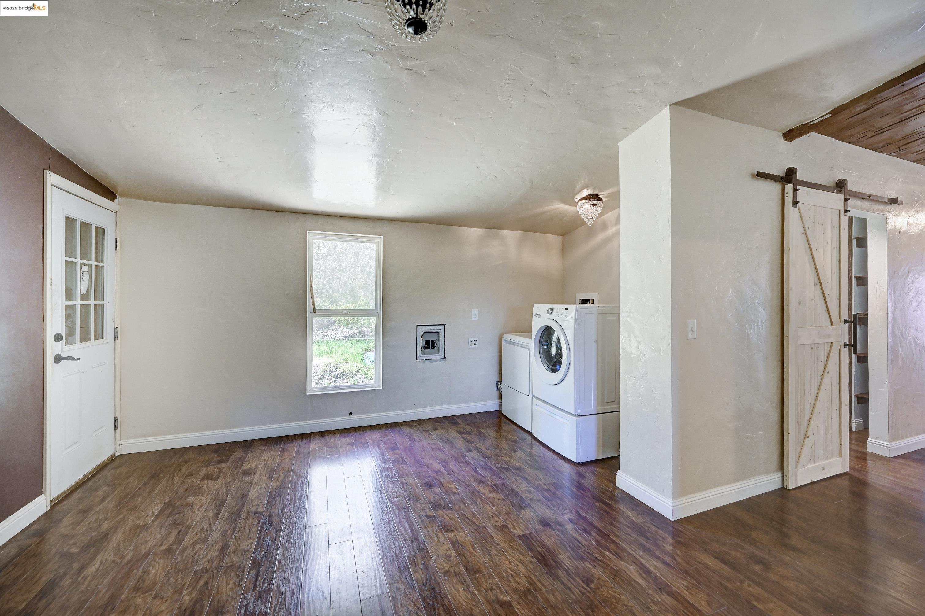 1554 Nickerson Ln