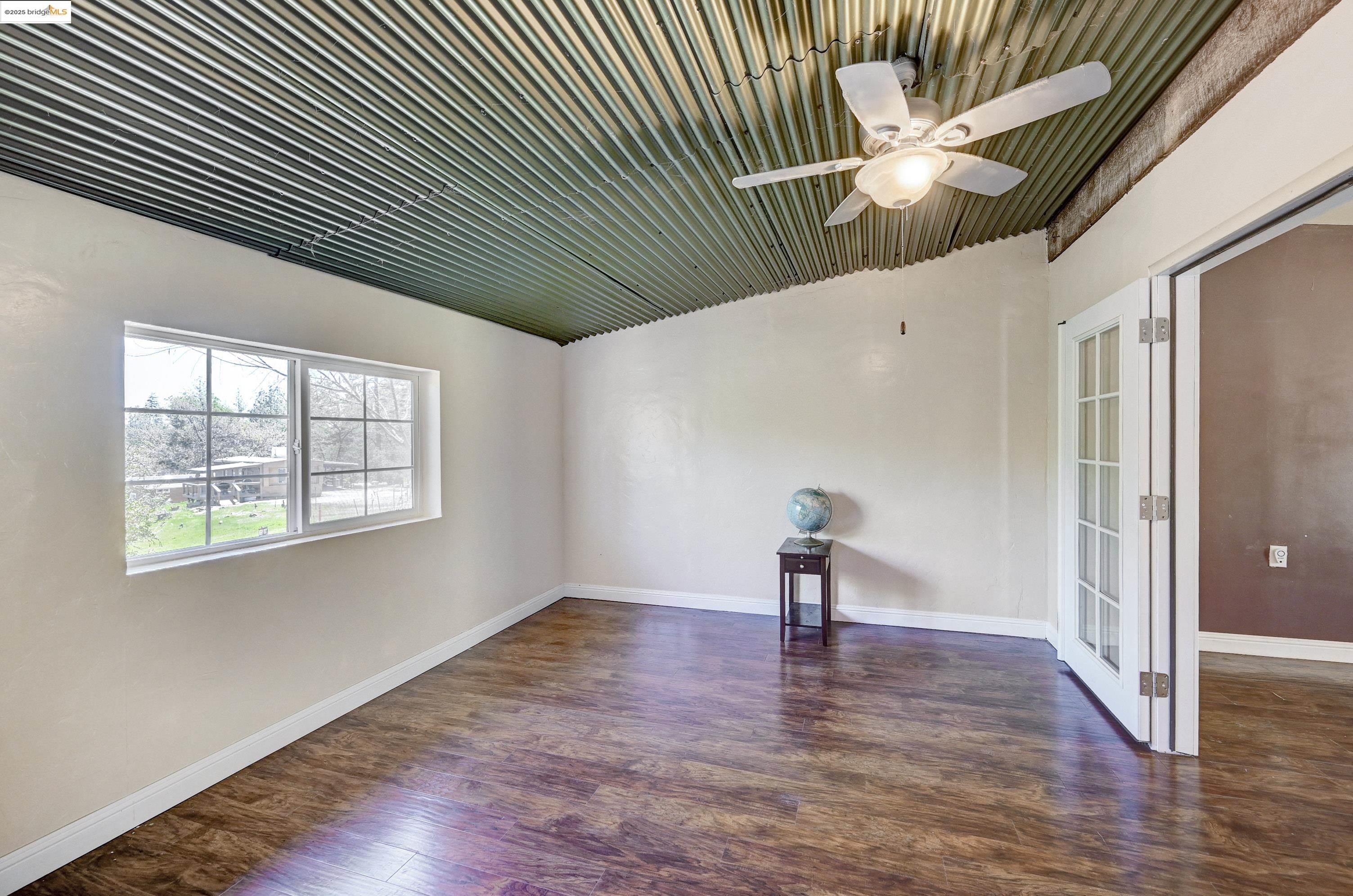 1554 Nickerson Ln
