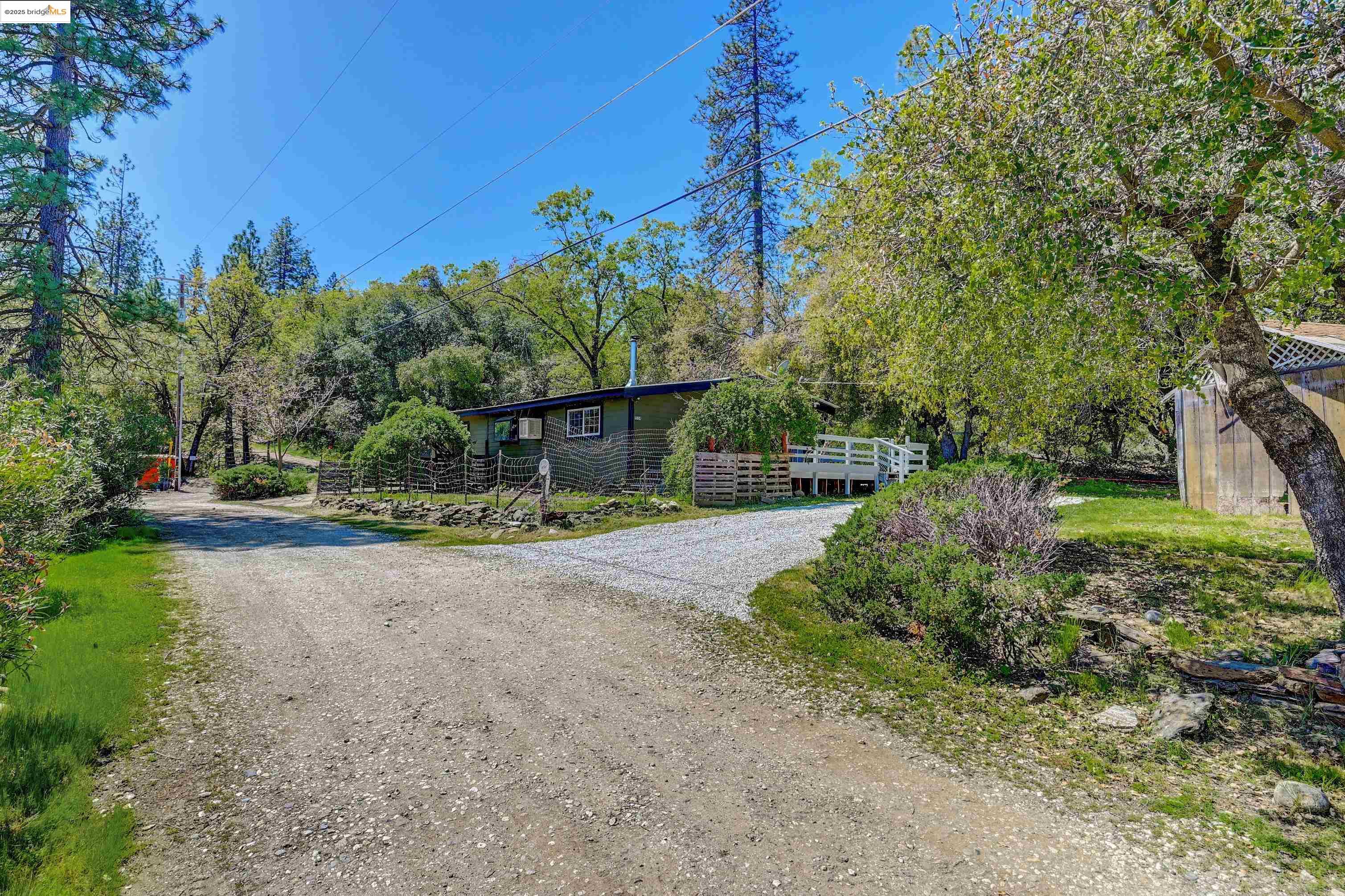 1554 Nickerson Ln