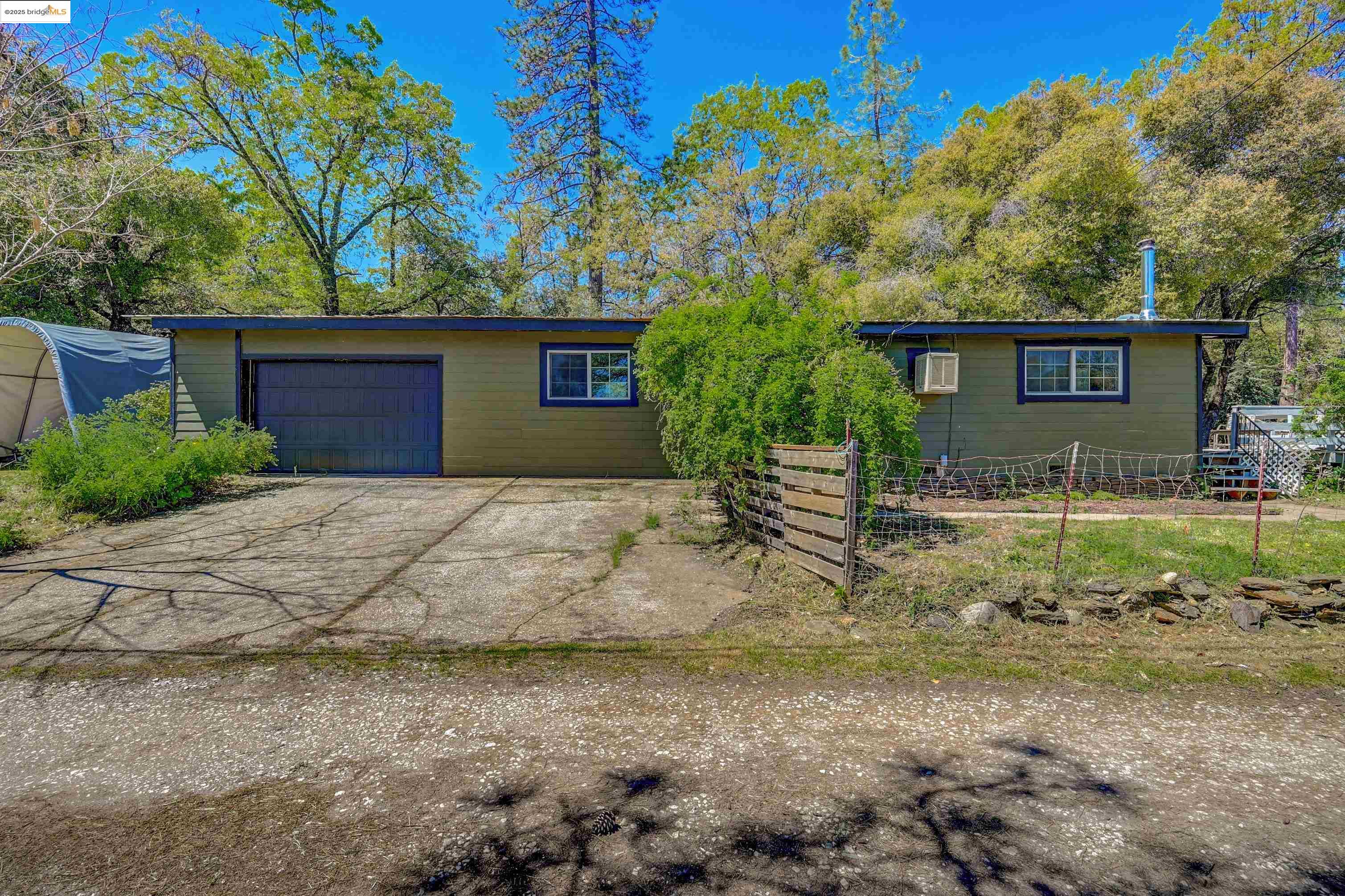 1554 Nickerson Ln