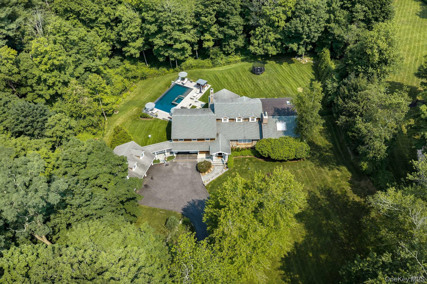 8 Seymour Place W