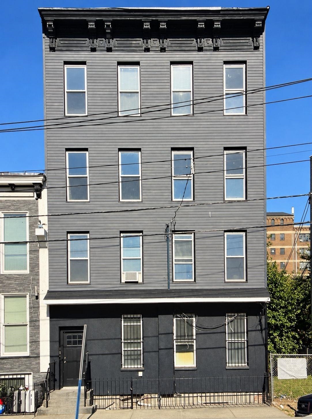 212 15TH ST Unit: 5