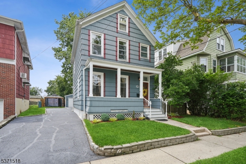 59 James St