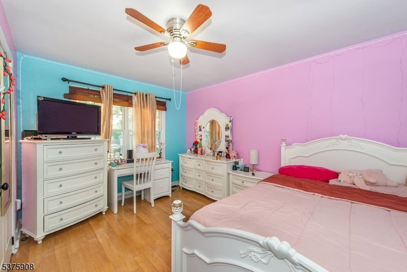 321-323 Halsey St