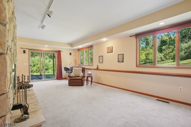 15 Old Clinton Rd