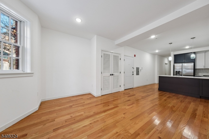 52 James St Unit 1 1