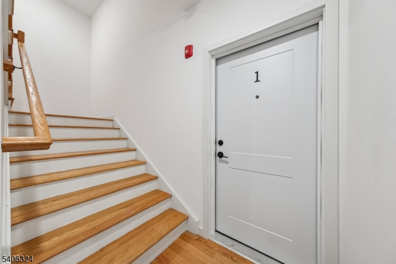 52 James St Unit 1 1