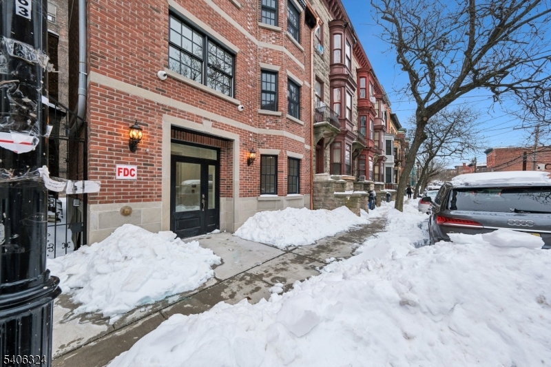 52 James St Unit 1 1