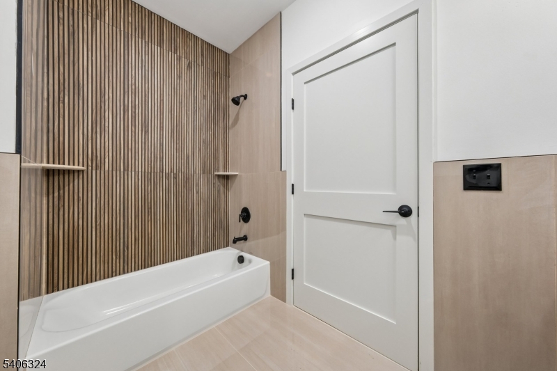 52 James St Unit 1 1