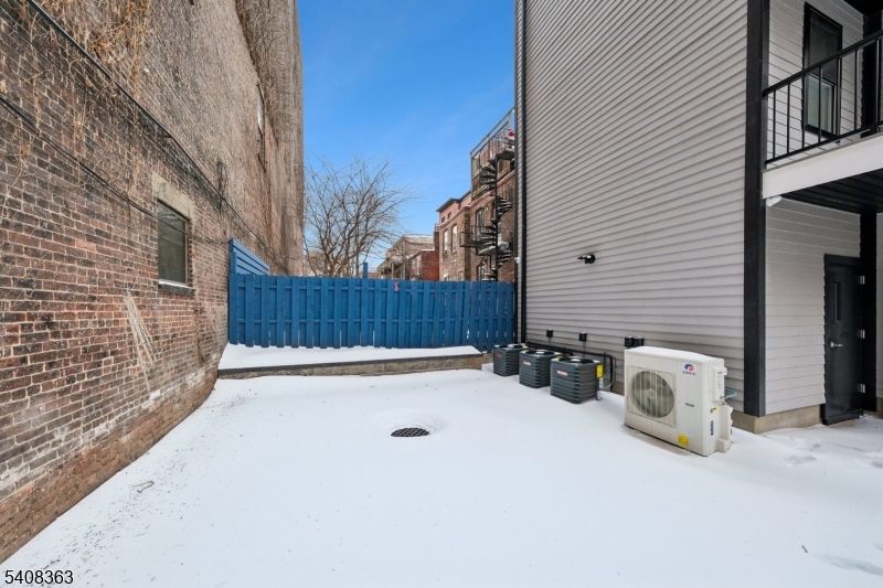 52 James St Unit 4 4