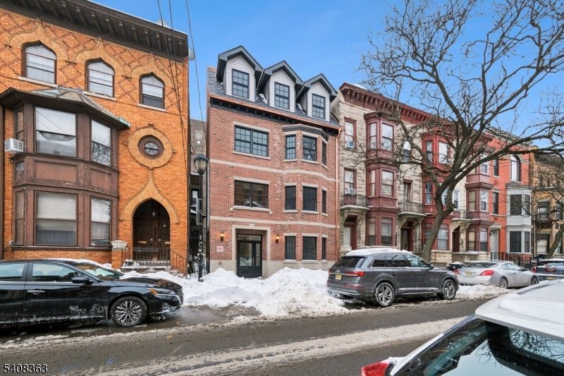 52 James St Unit 4 4