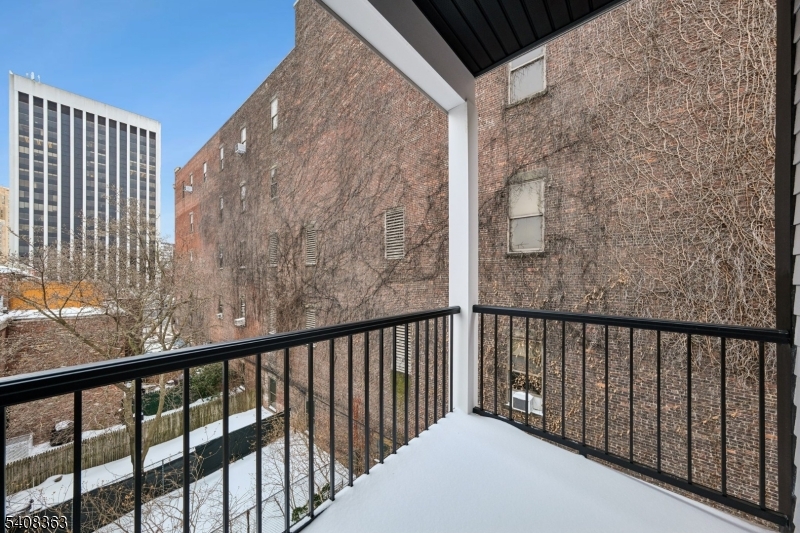 52 James St Unit 4 4