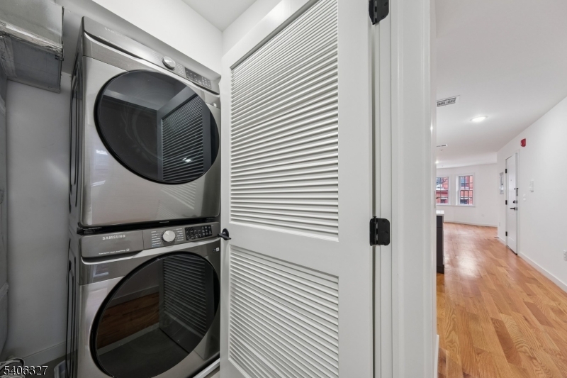52 James St Unit 1 1