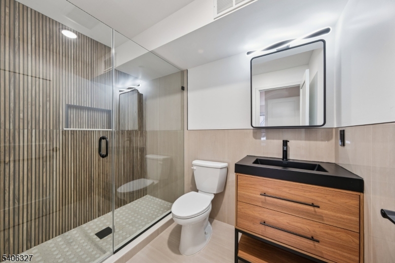 52 James St Unit 1 1