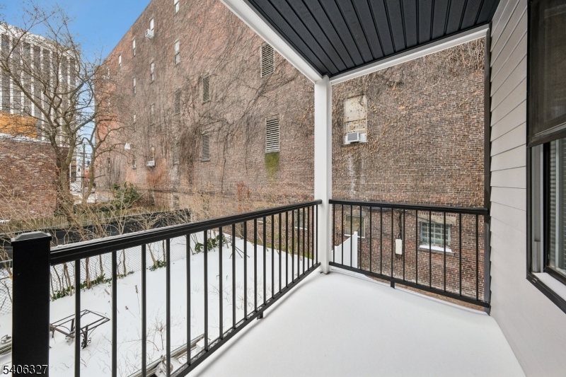 52 James St Unit 2 2