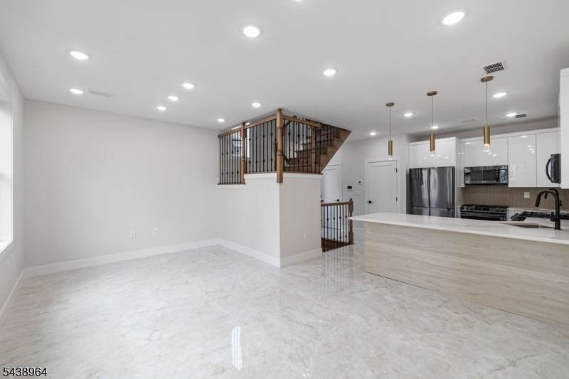 15 Fulton Ave 2