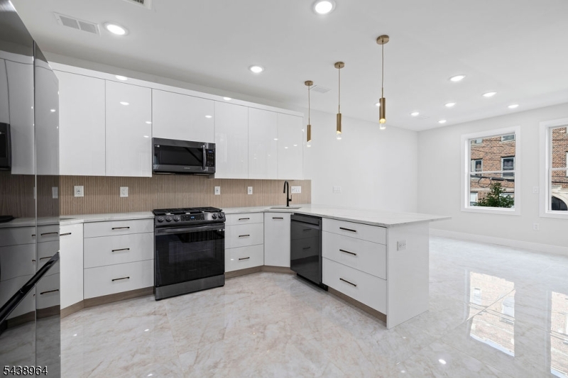15 Fulton Ave 2