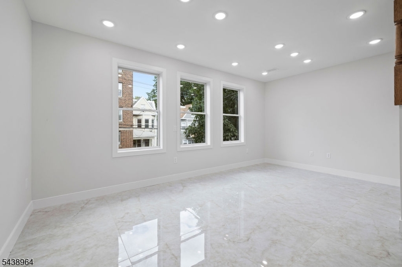 15 Fulton Ave 2