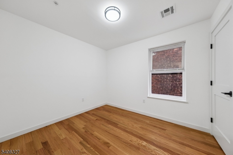 52 James St 2