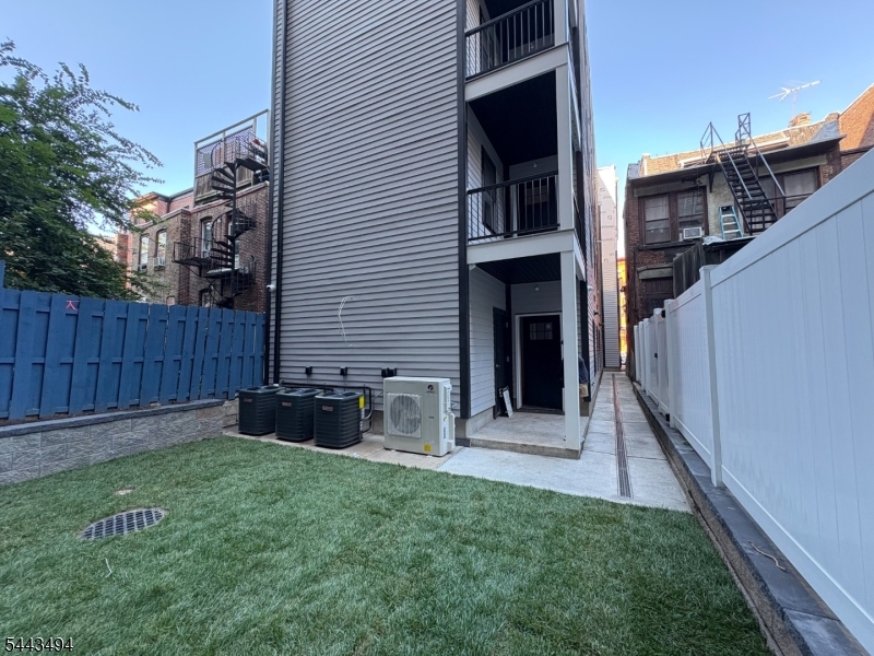 52 James St 2