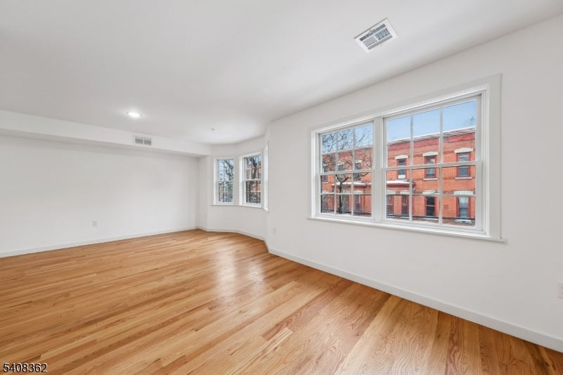 52 James St 3