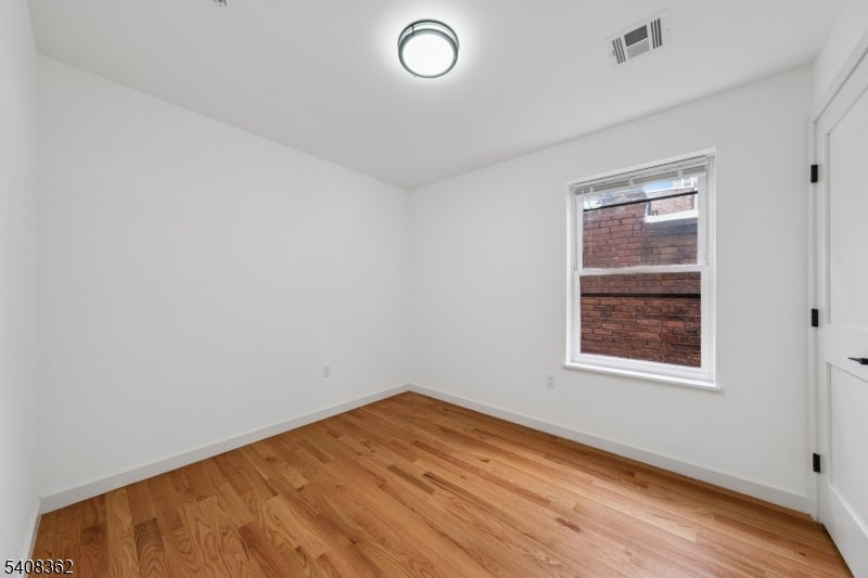 52 James St 3