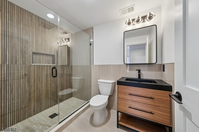 52 James St 3