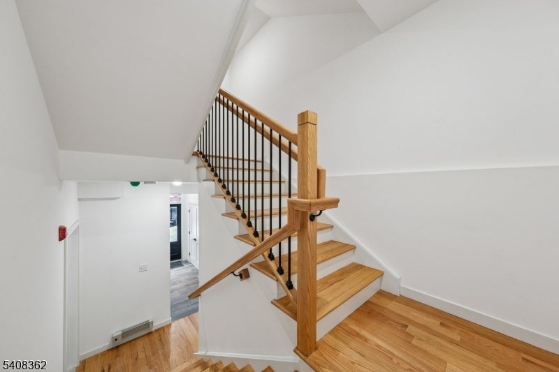 52 James St 3