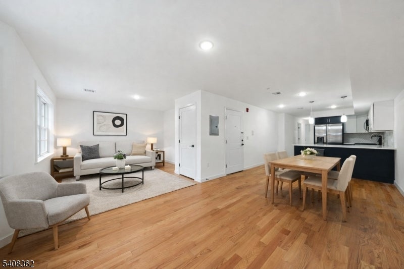 52 James St 3