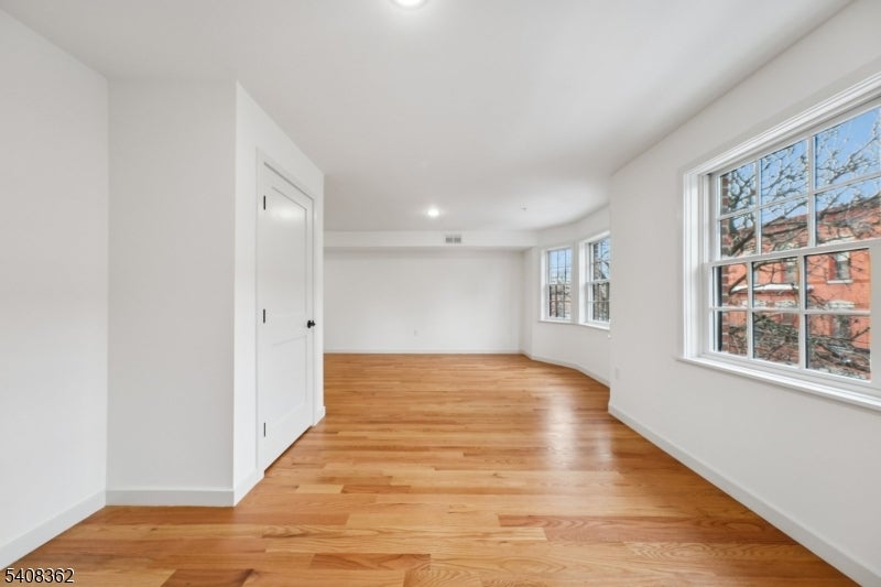 52 James St 3