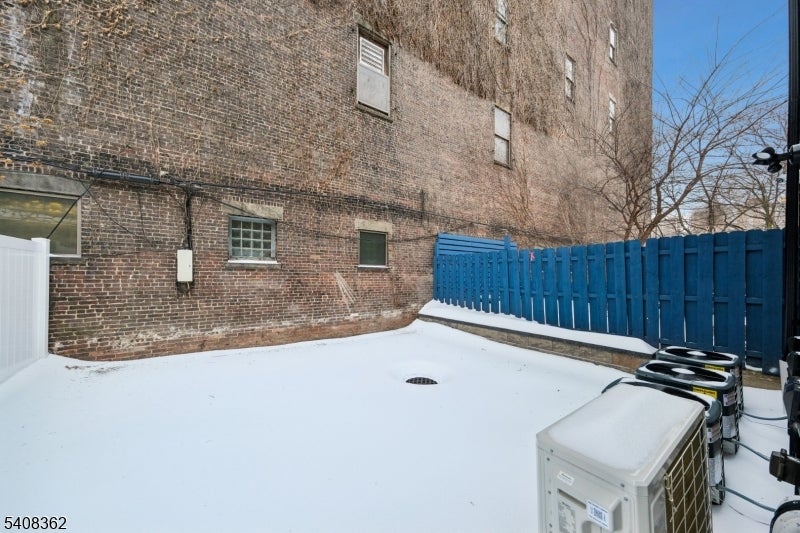 52 James St 3