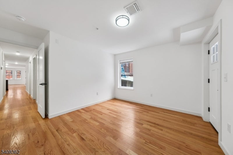52 James St 3