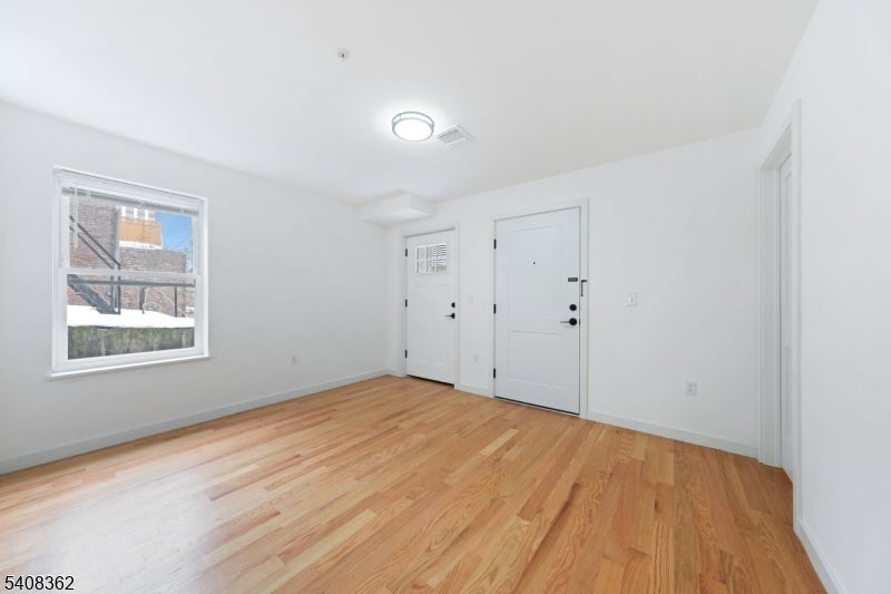 52 James St 3
