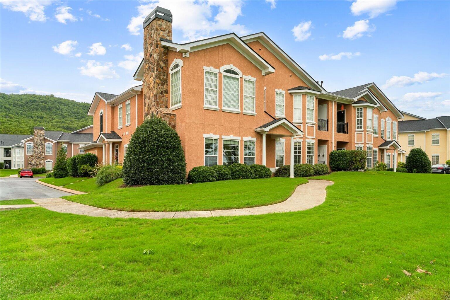 901 Renaissance Court