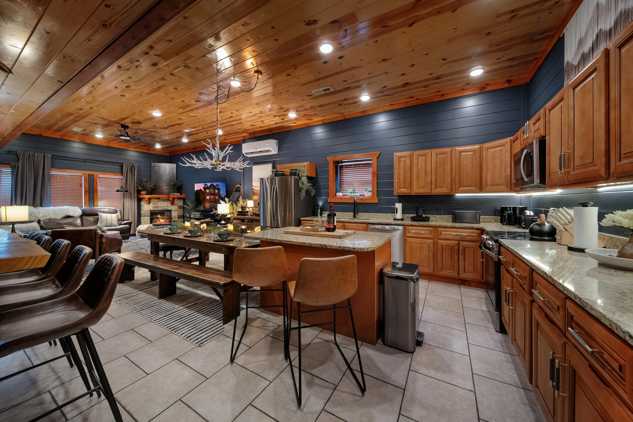 2513 Laurel Point Way