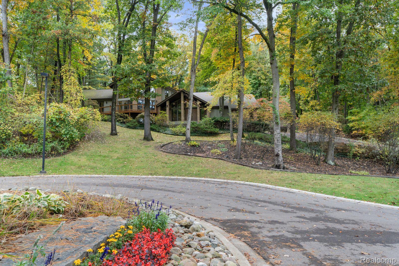 6653 COLLEGE Park