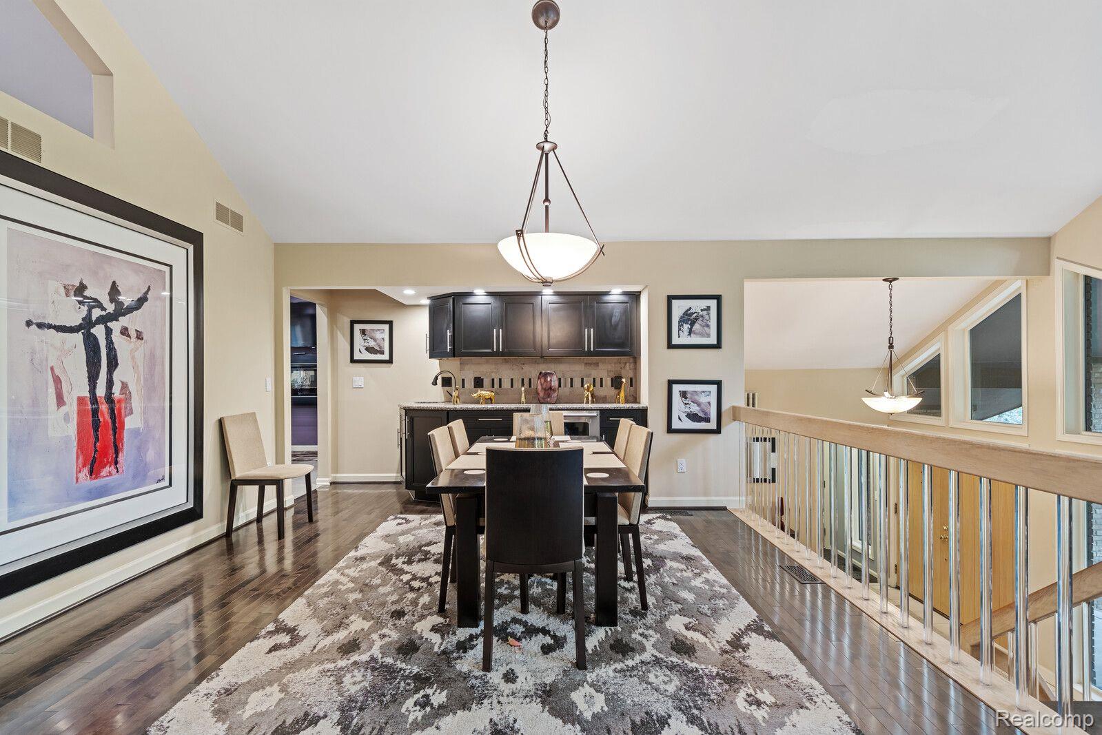 6653 COLLEGE Park
