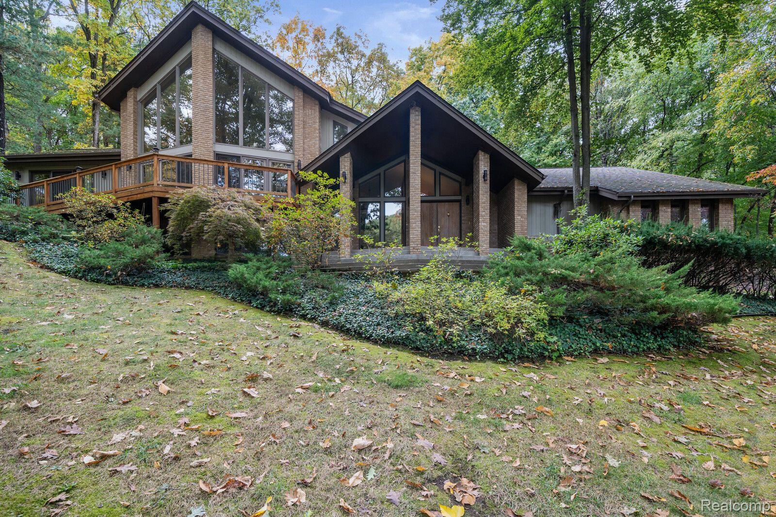 6653 COLLEGE Park