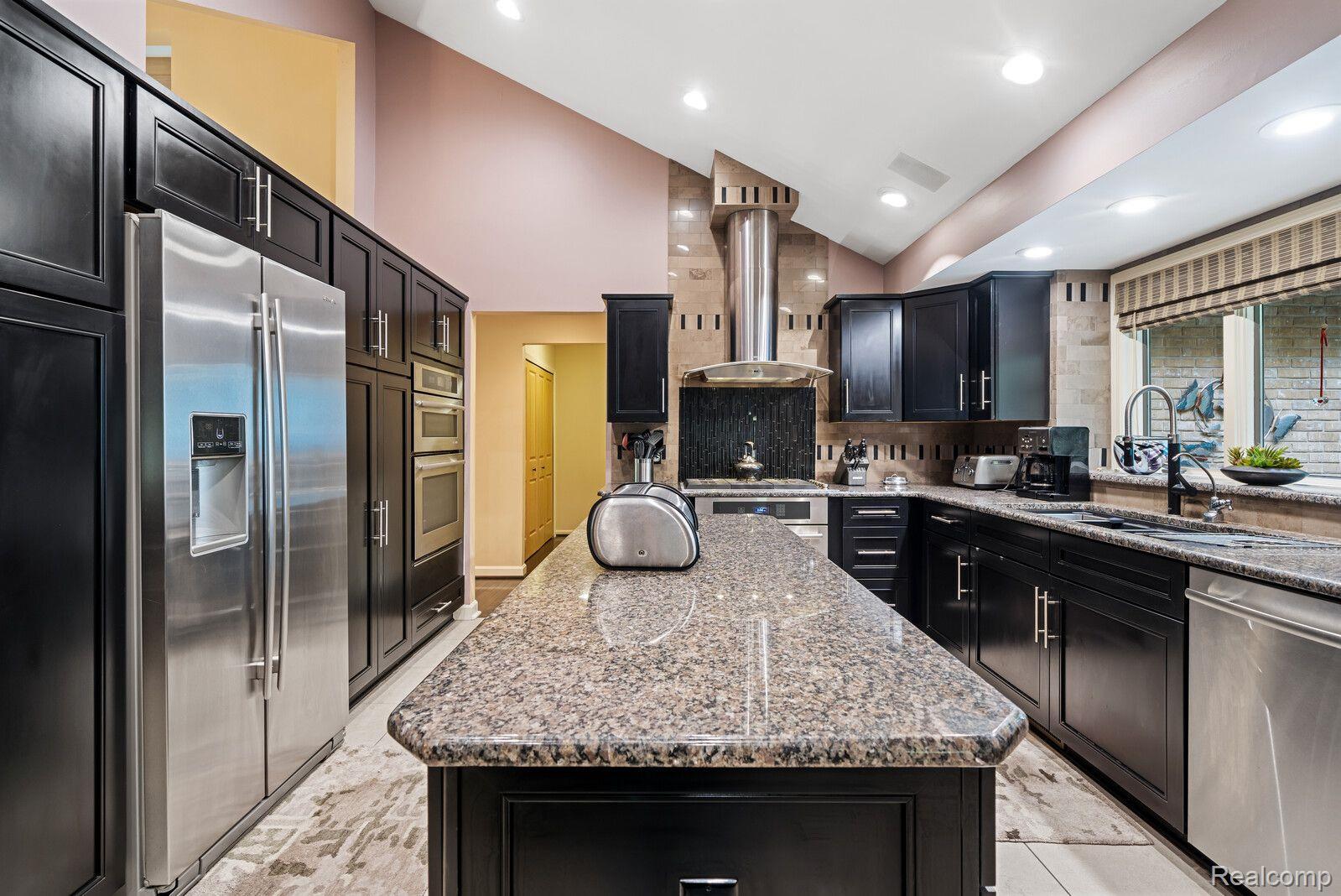 6653 COLLEGE Park