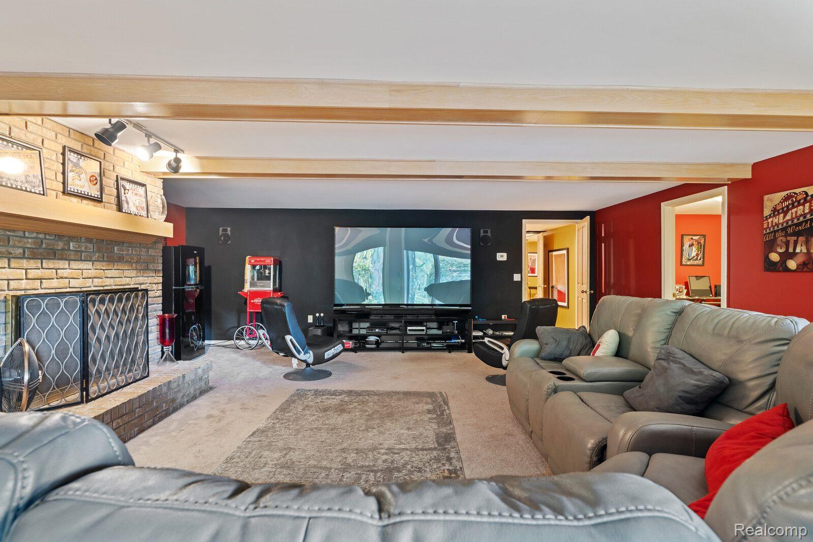 6653 COLLEGE Park