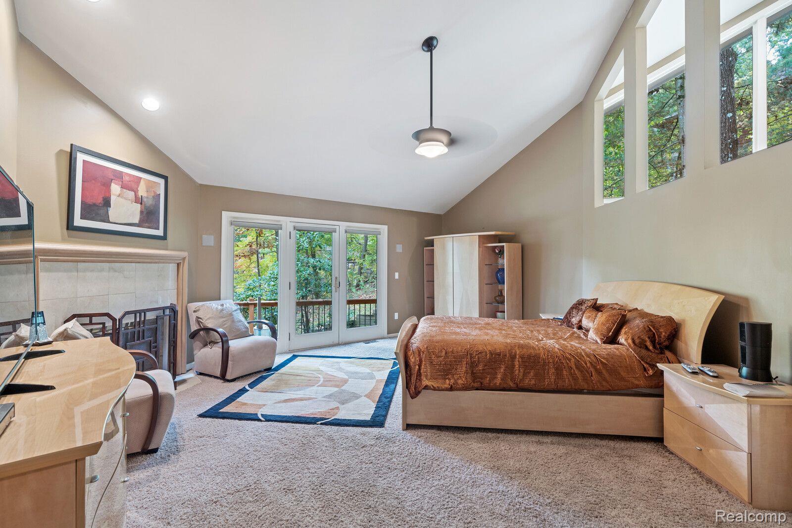 6653 COLLEGE Park