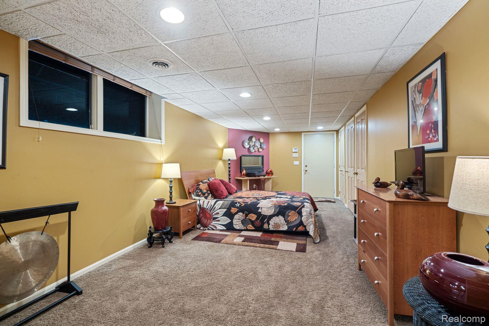 6653 COLLEGE Park